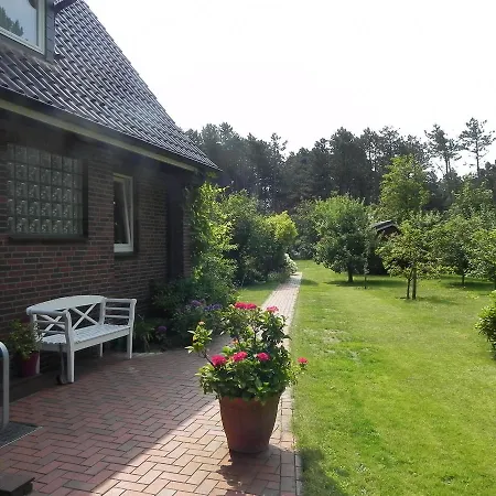 Haus *ueues Aran* Nr. 1 Apartman Nebel